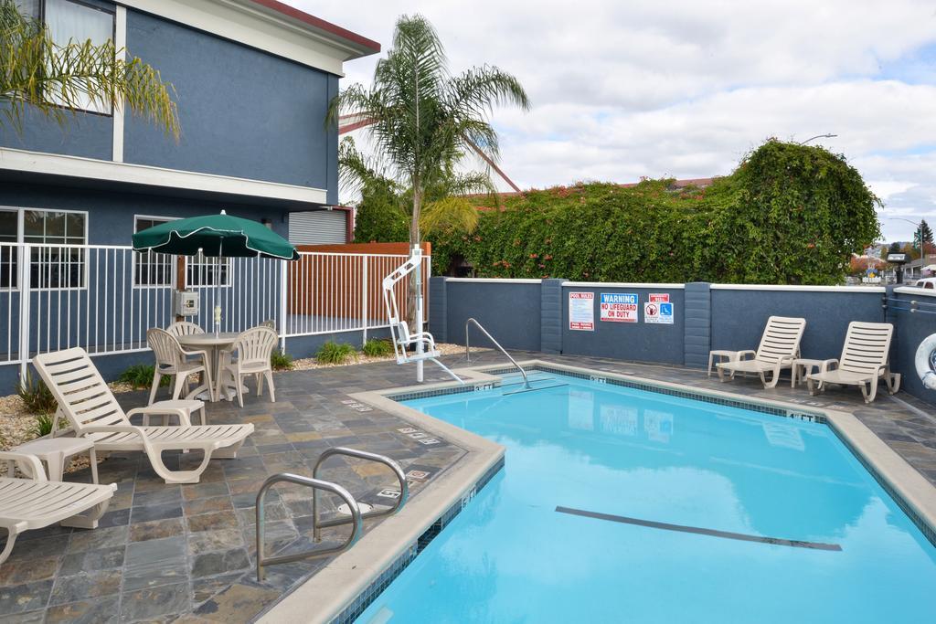 Comfort Inn Castro Valley Exterior photo