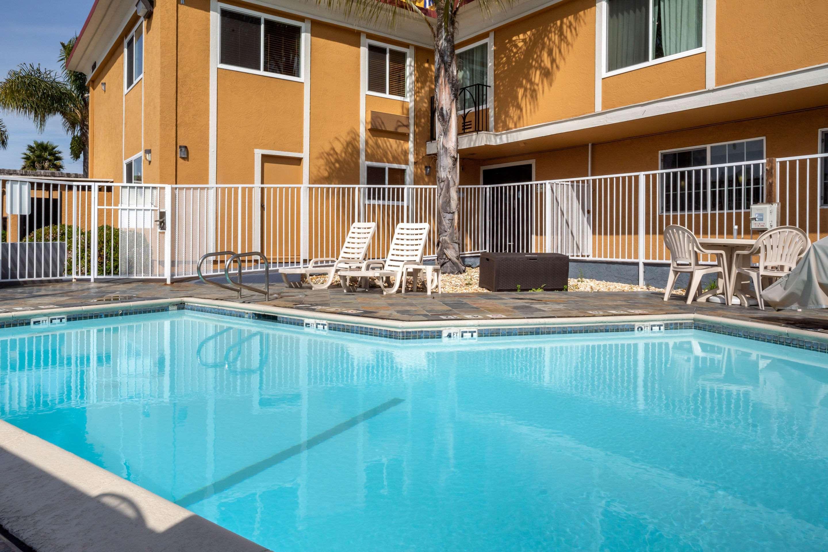 Comfort Inn Castro Valley Exterior photo